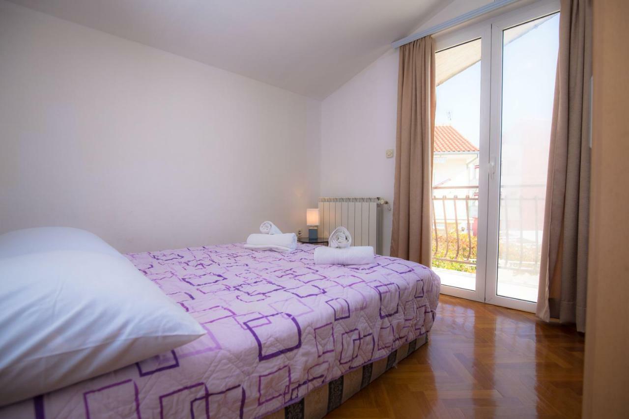Dagulo Apartment Primosten Exterior photo